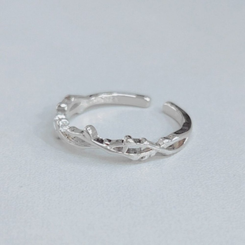 NEW 925 Sterling Silver Leaf Adjustable Ring - Picture 7 of 8